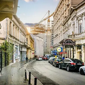 Апартаменты Historic Charm, Modern Comfort - In The Heart Of The Old Town Румыния